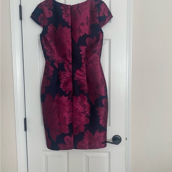 NWT Anthropologie Dress Hutch Floral Jacquard Berry and Navy, V- Neck Size 8 - Picture 2 of 11
